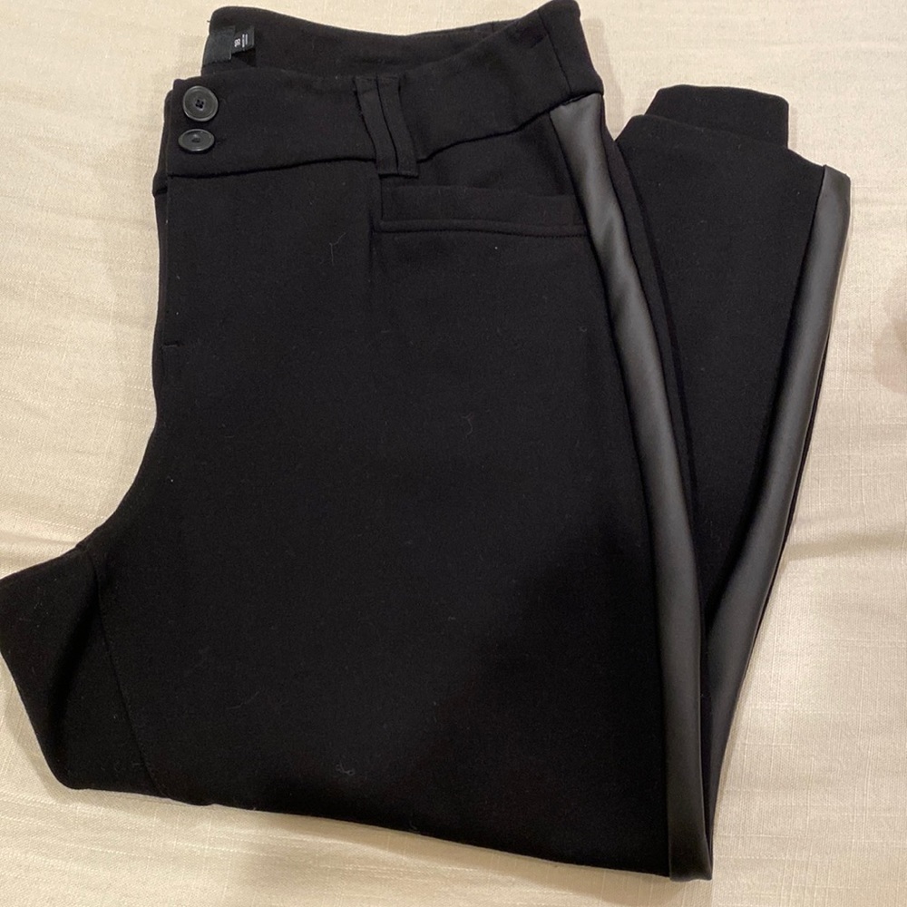 Black crop pants